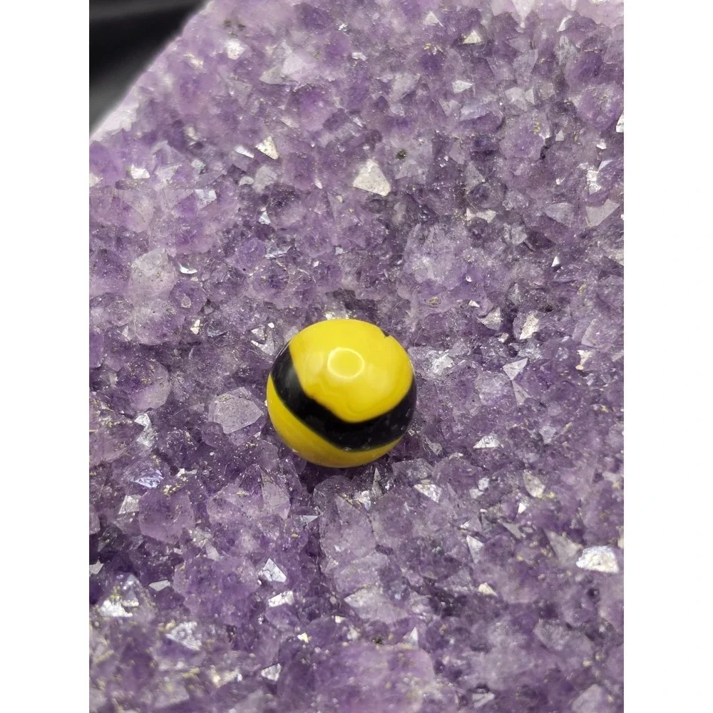 The Unbranded Brand bumble bee